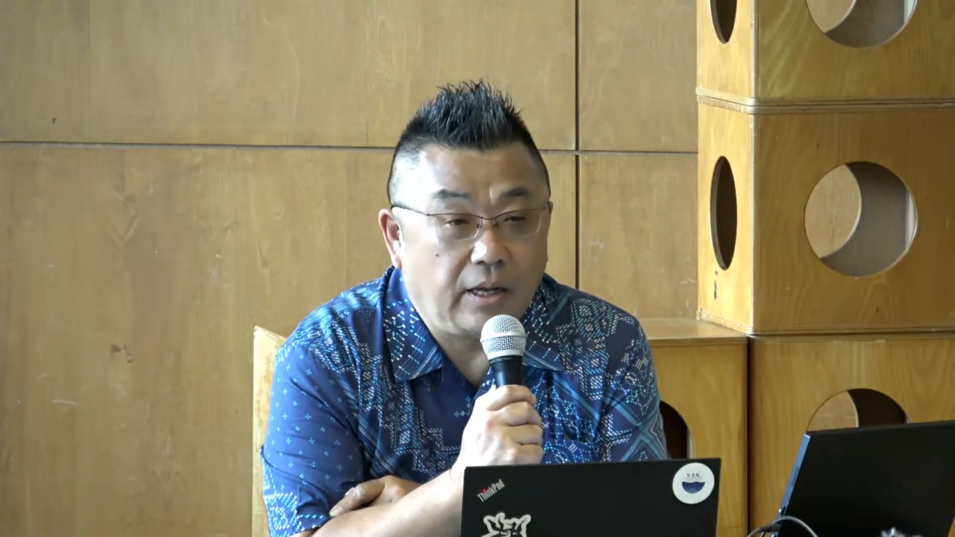 Tourism × Web3 Summit 2026 Day1 公開動画 00:37:19時点の場面(登壇者)